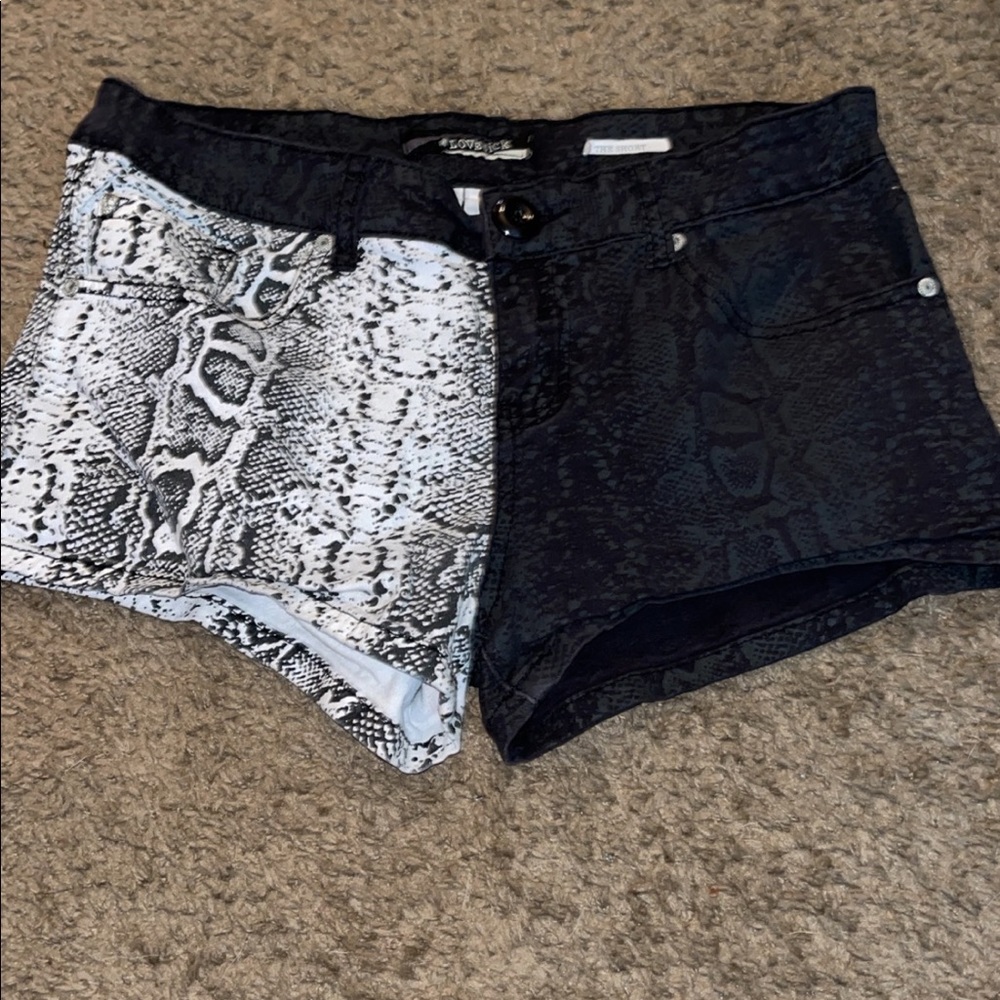 Snakeskin print half n half shorts